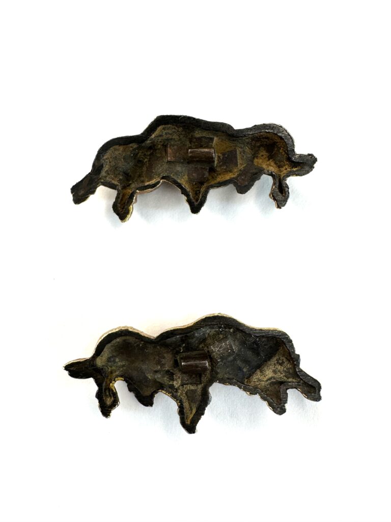 二疋牛図目貫