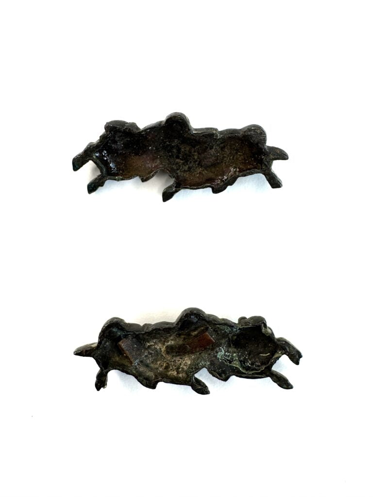 二疋犀図目貫
