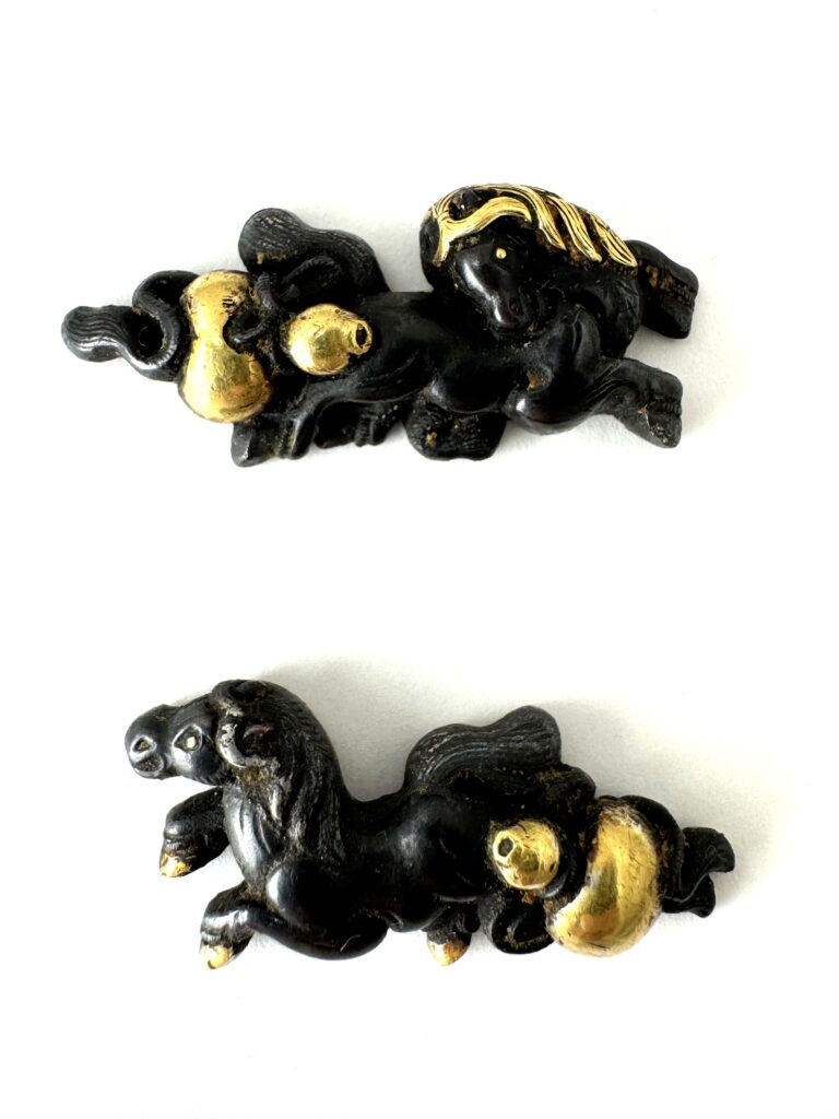 瓢箪に馬図目貫