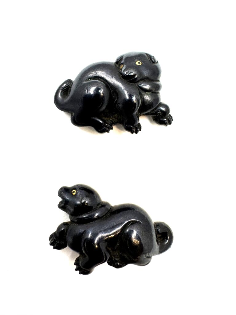 狗児図目貫